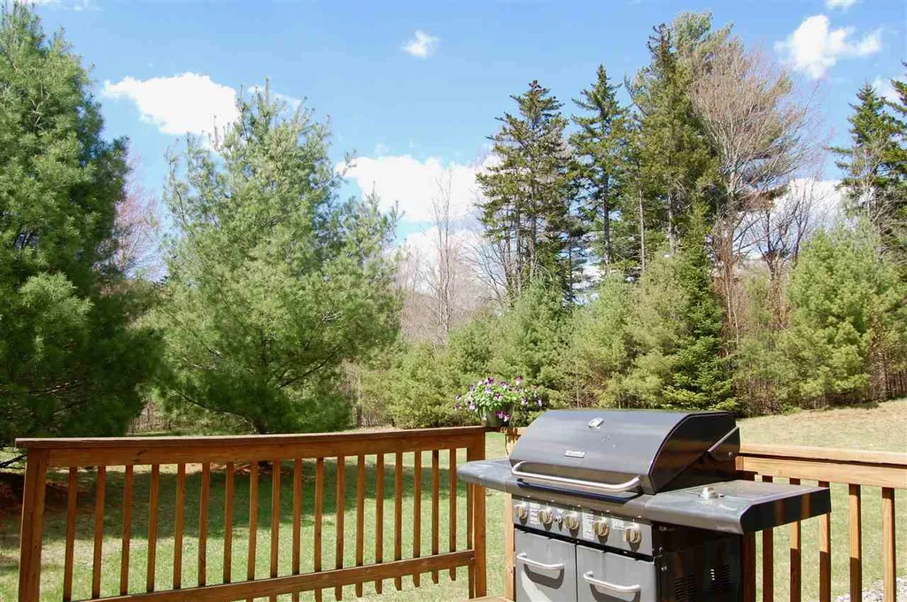 24 Amber Way Warren VT 05674