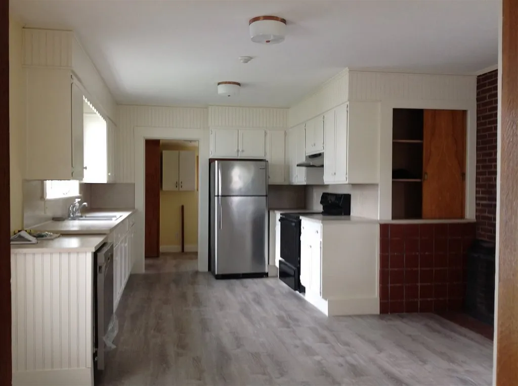 63 Atlantic Avenue North Hampton NH 03862
