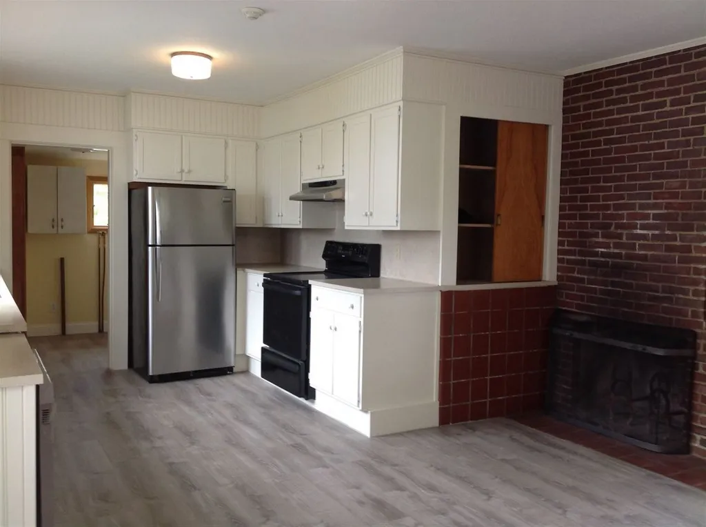 63 Atlantic Avenue North Hampton NH 03862