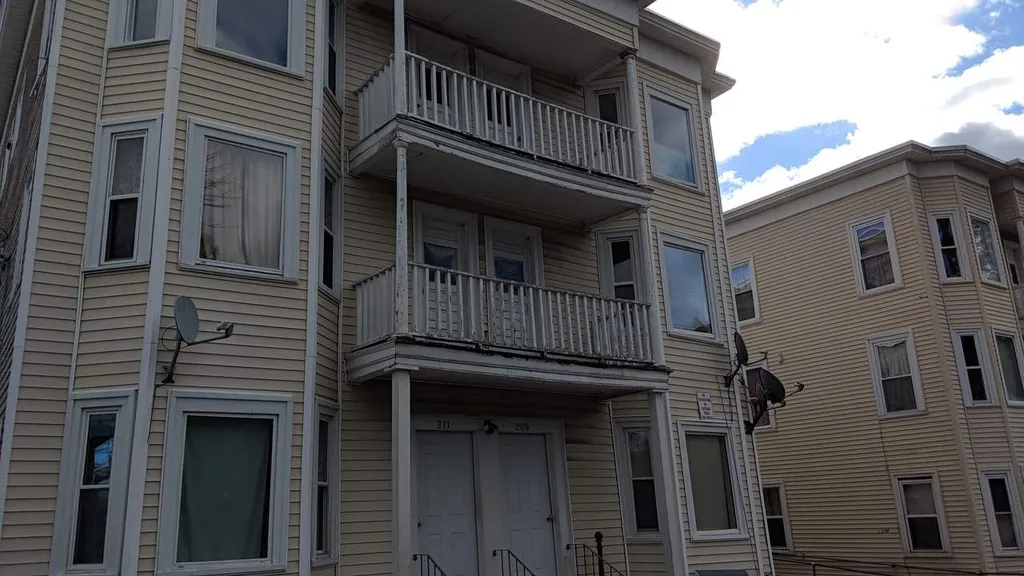 205-213 Pine Street Manchester NH 03103
