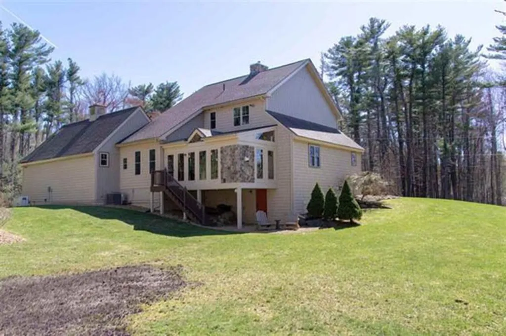 888 Mcintyre Road Newington NH 03801