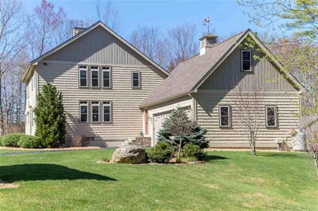 888 Mcintyre Road Newington NH 03801