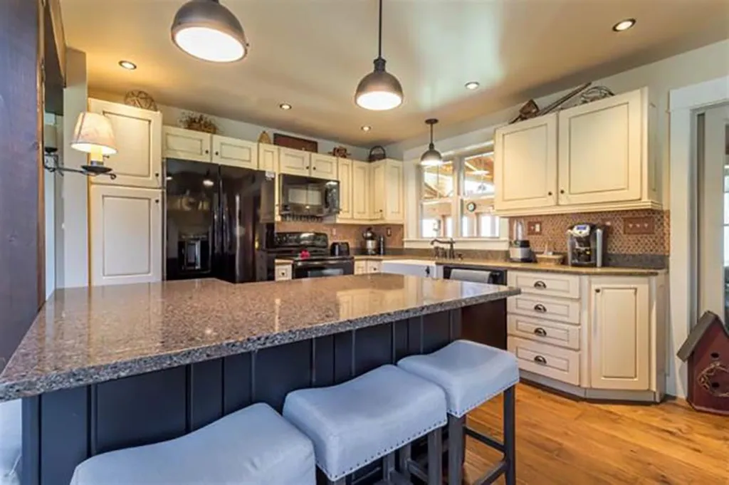 888 Mcintyre Road Newington NH 03801