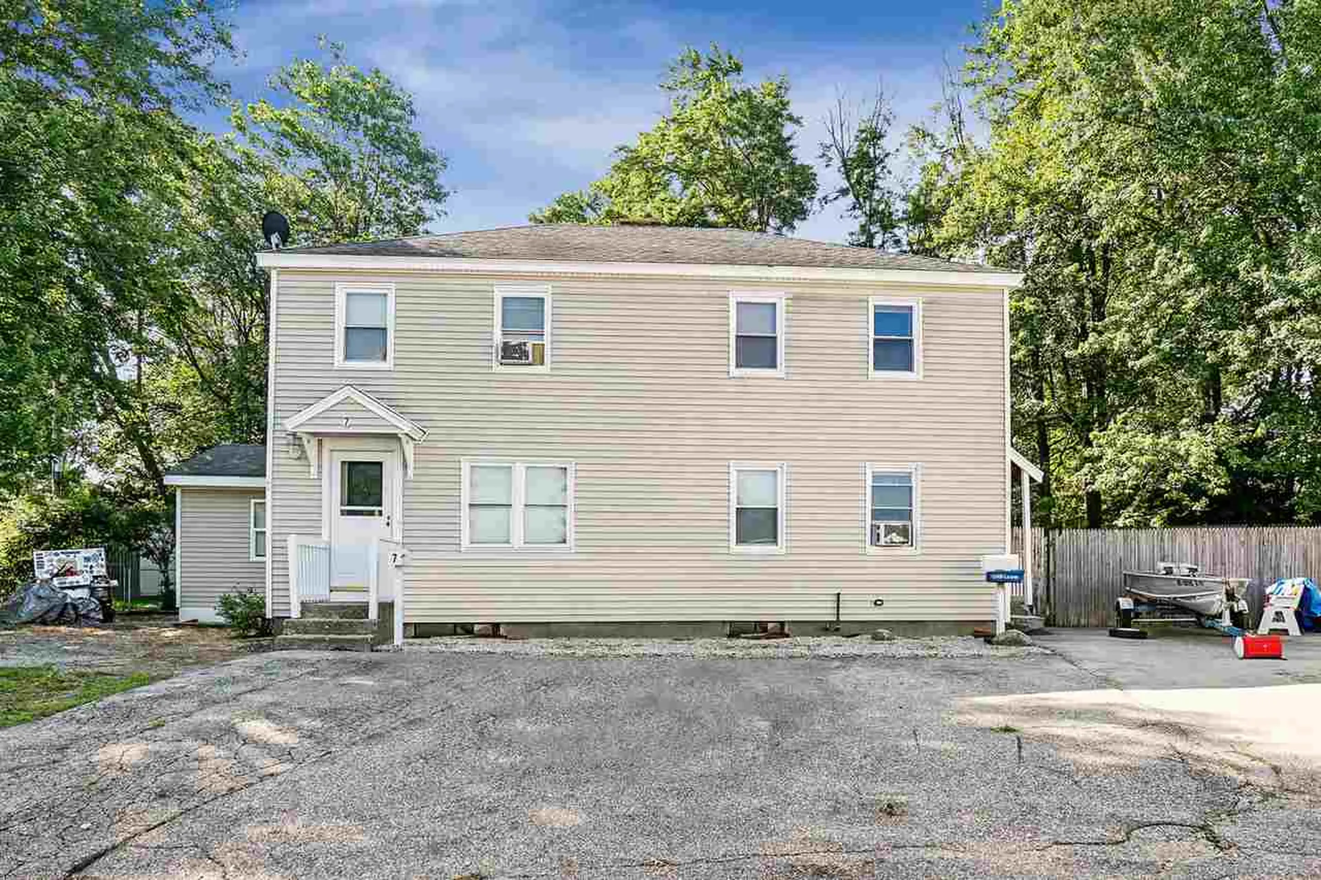 3 Mary Ann Road Manchester NH 03104