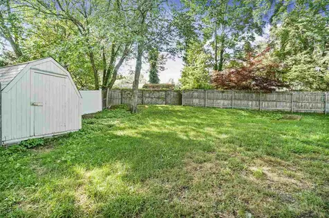 3 Mary Ann Road Manchester NH 03104