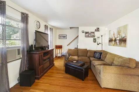 3 Mary Ann Road Manchester NH 03104
