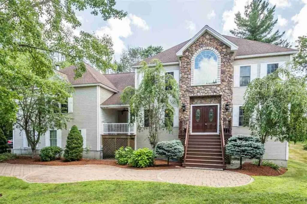 20 Stevens Road Pelham NH 03076