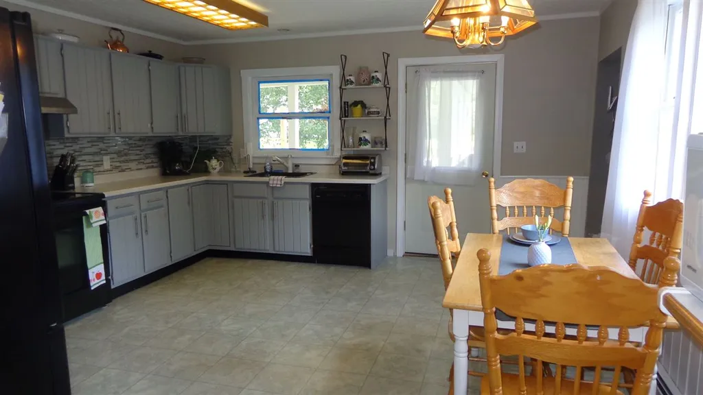 69 Jimtown Road Gorham NH 03581