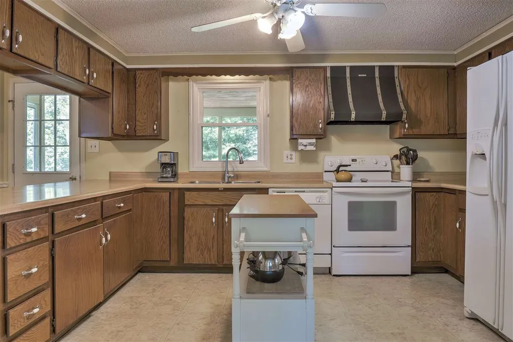 35 Salisbury Road Keene NH 03431