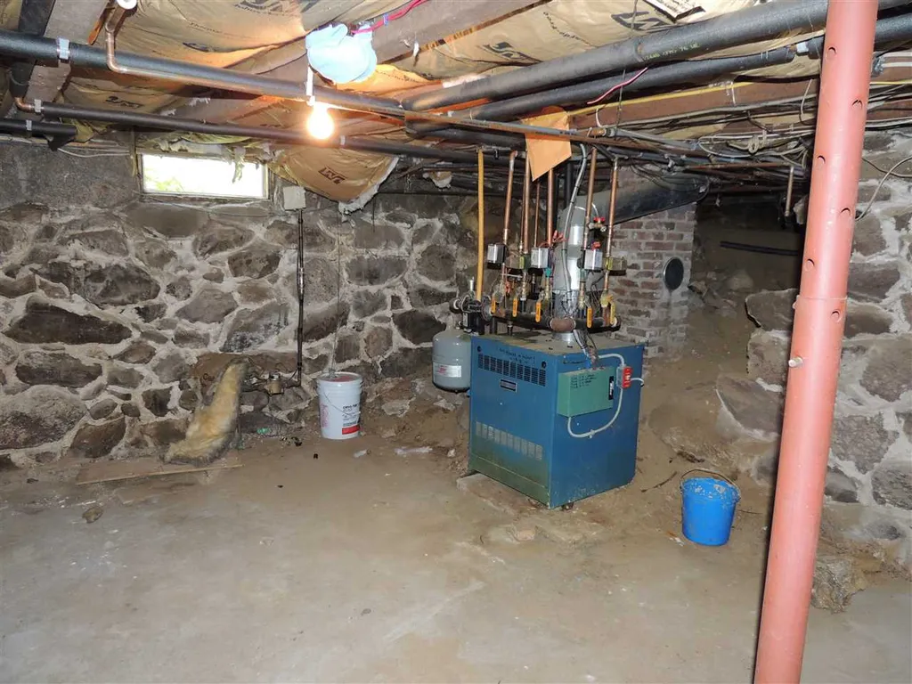 109 Court Street Laconia NH 03246