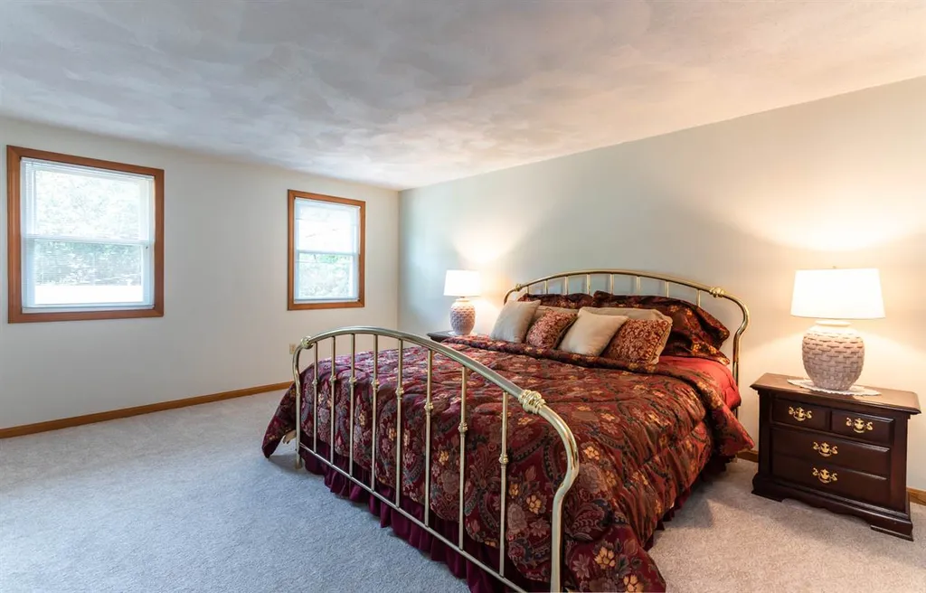 23 South London Drive Nashua NH 03062