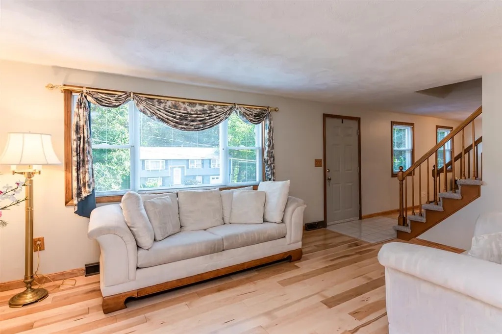 23 South London Drive Nashua NH 03062