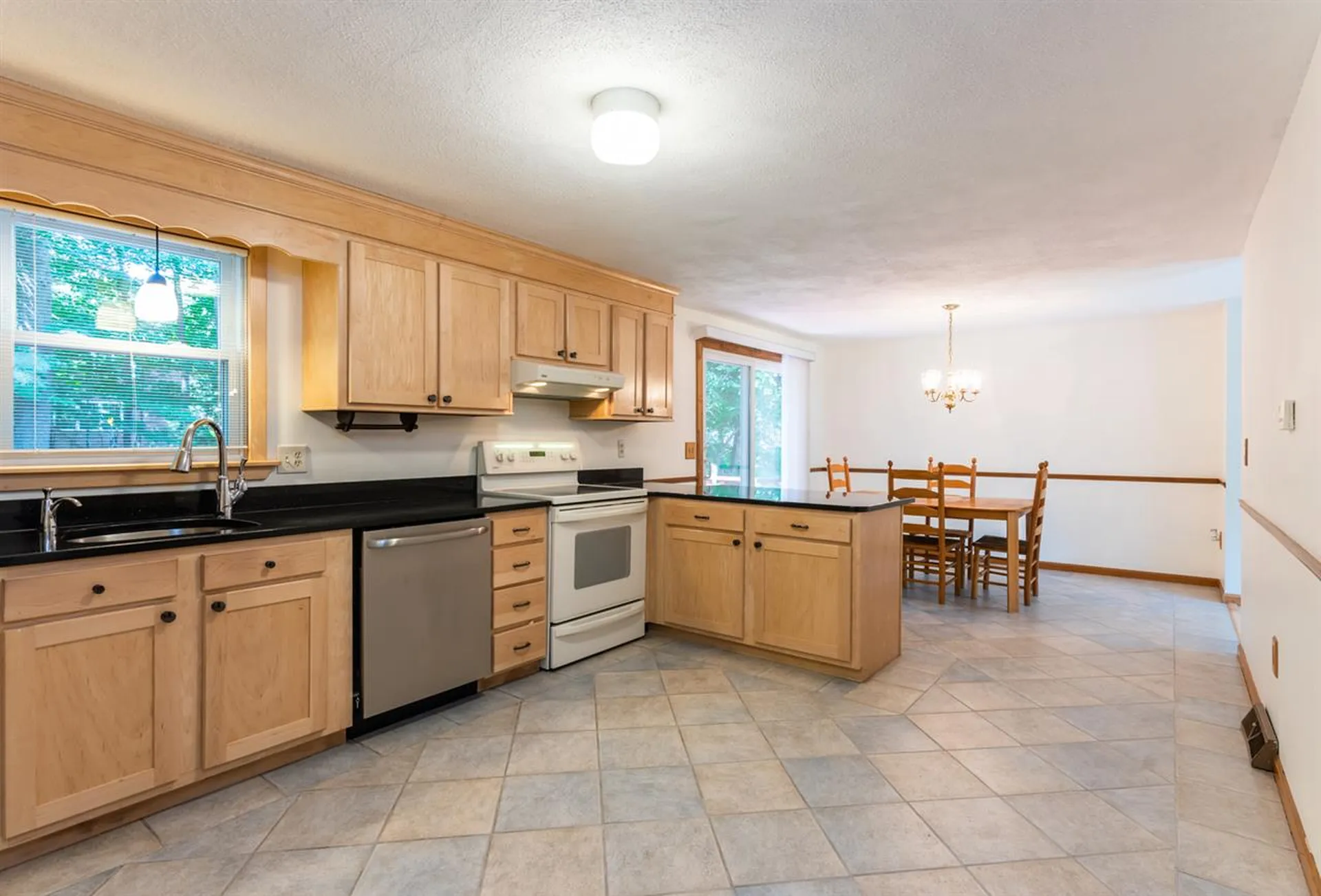 23 South London Drive Nashua NH 03062