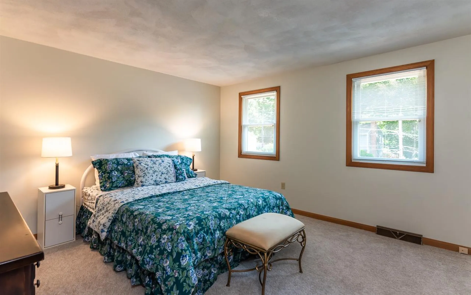23 South London Drive Nashua NH 03062