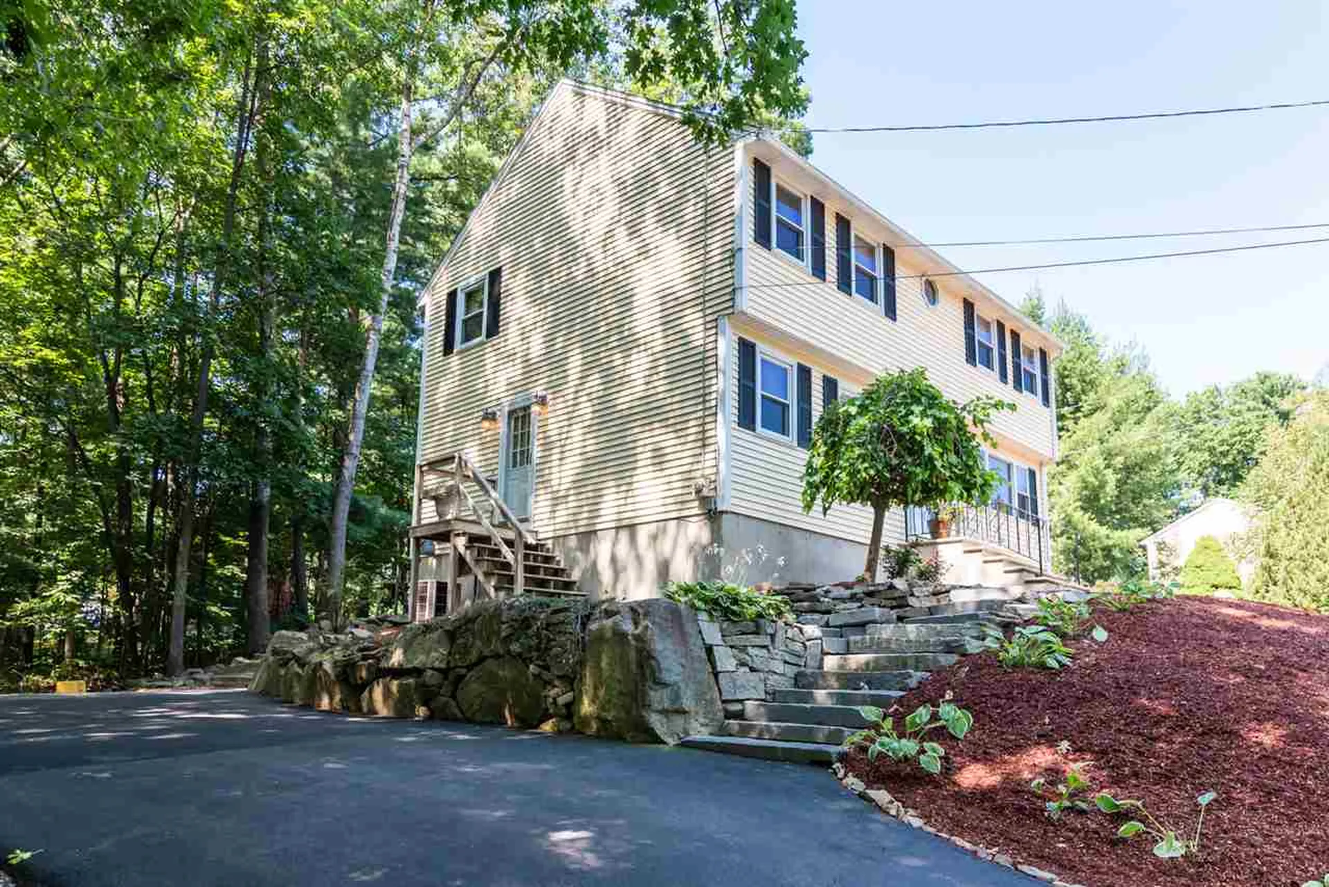 23 South London Drive Nashua NH 03062