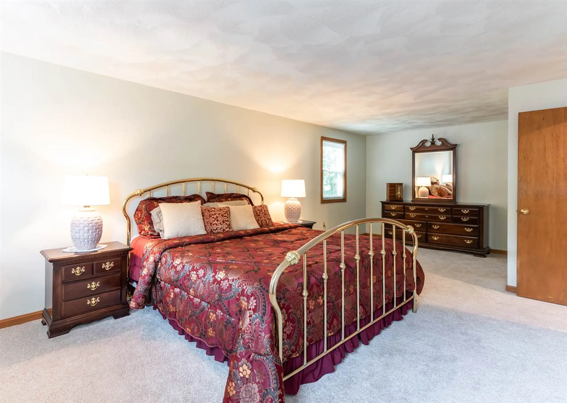 23 South London Drive Nashua NH 03062