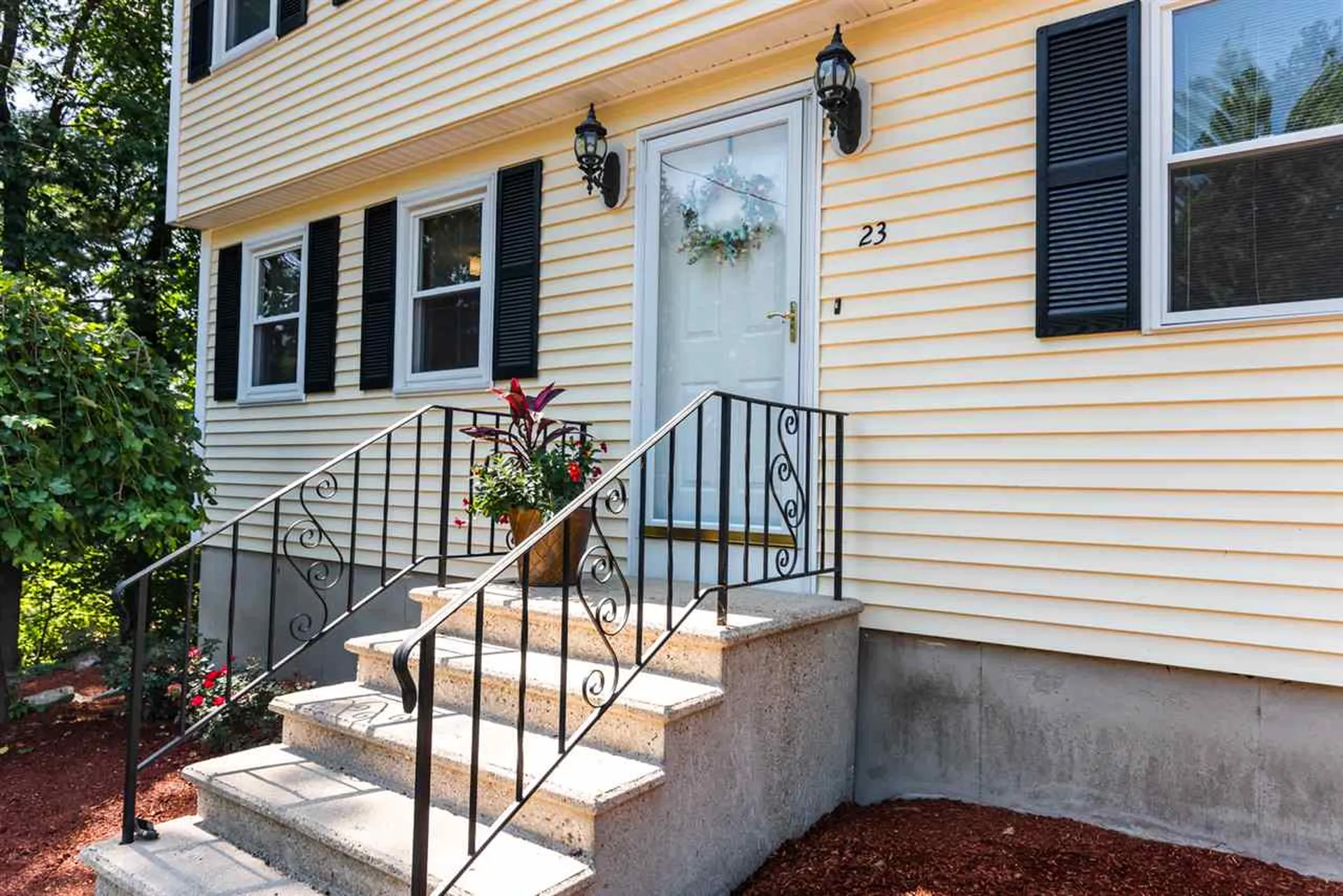 23 South London Drive Nashua NH 03062