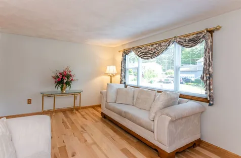 23 South London Drive Nashua NH 03062