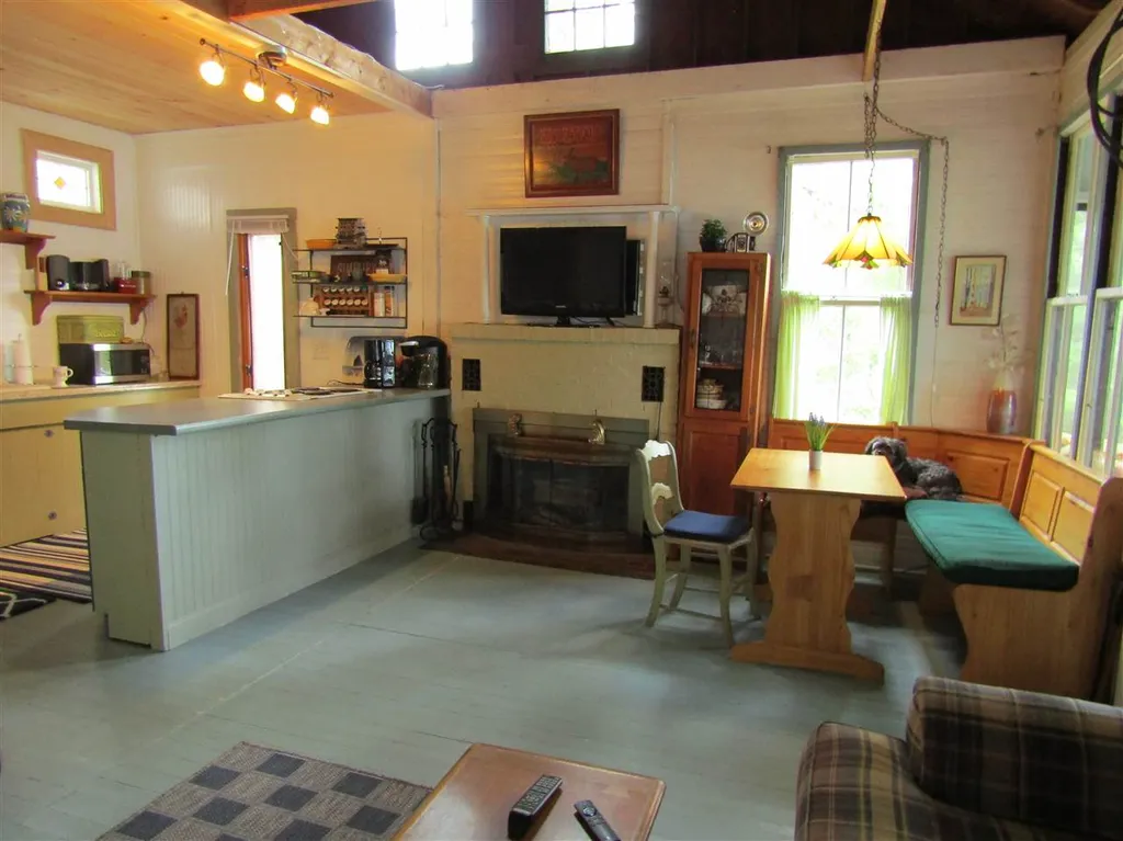 85 Webster Avenue Franklin NH 03235