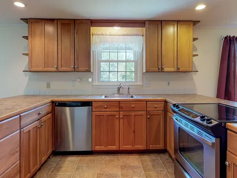 10 Hillside Road North Hampton NH 03862