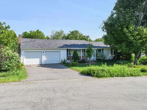 10 Hillside Road North Hampton NH 03862