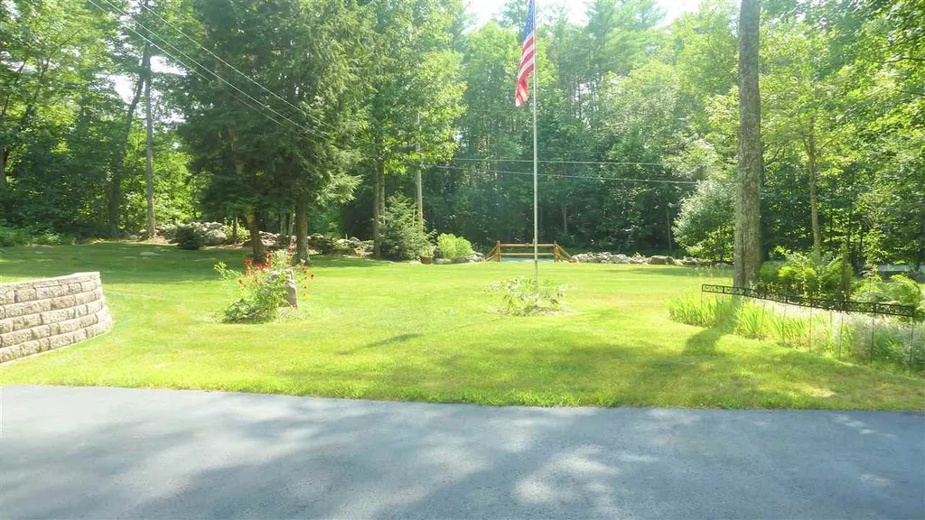 7 Holly Lane Farmington NH 03835