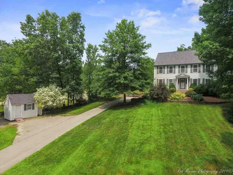 71 Pond Street Newton NH 03858