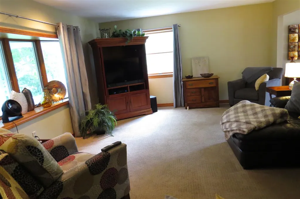 220 Pingree Hill Road Auburn NH 03032