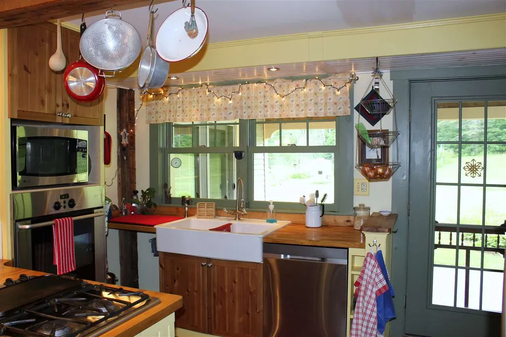 296 Slab City Road Grafton NH 03240