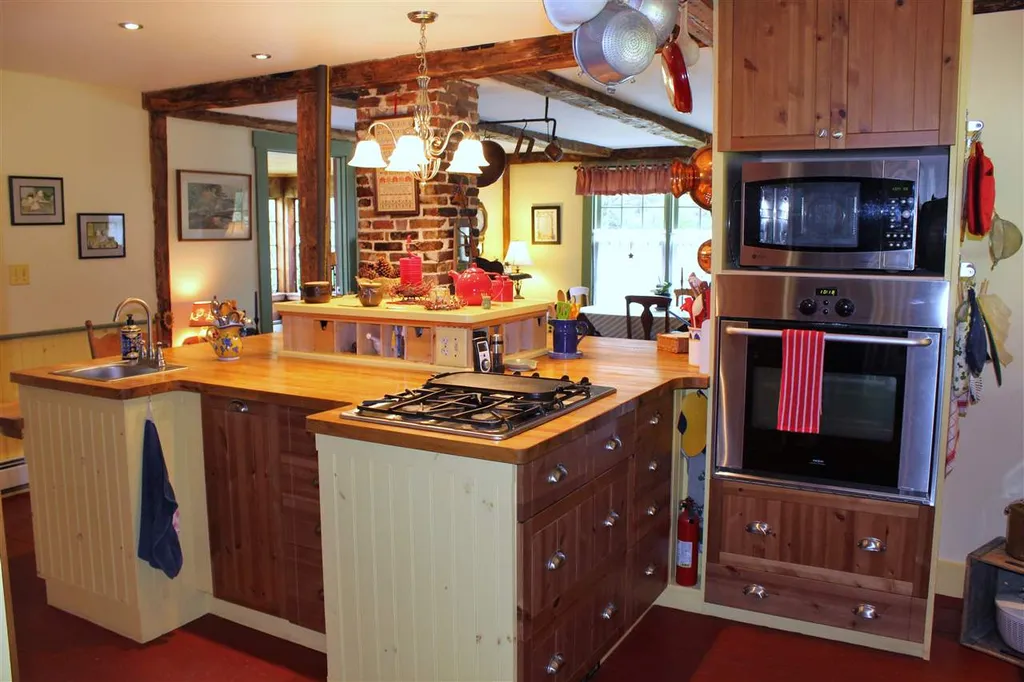 296 Slab City Road Grafton NH 03240