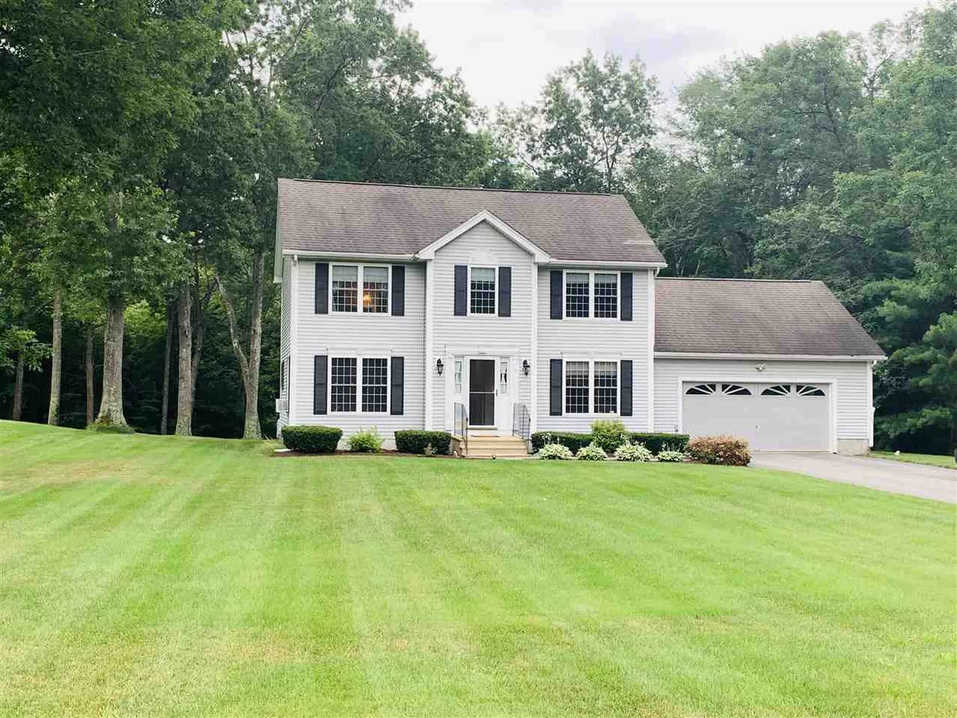 4 Carlisle Drive Litchfield NH 03052