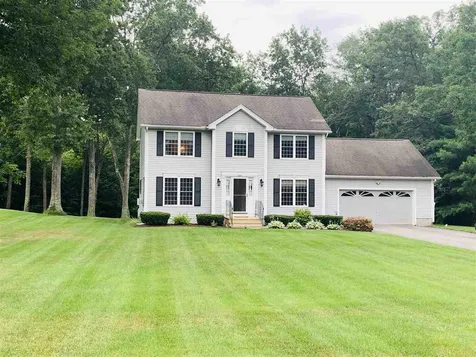 4 Carlisle Drive Litchfield NH 03052