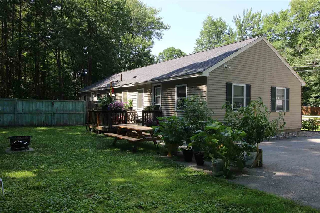 89-91 Old Dover Road Rochester NH 03867