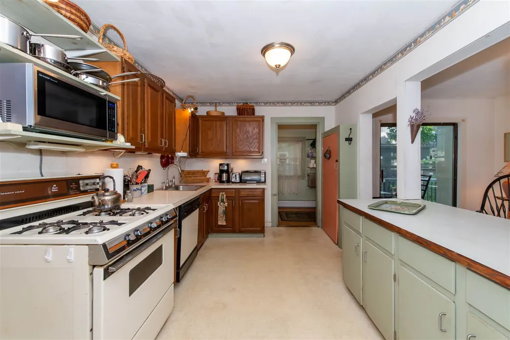 53 Tanner Street Portsmouth NH 03801
