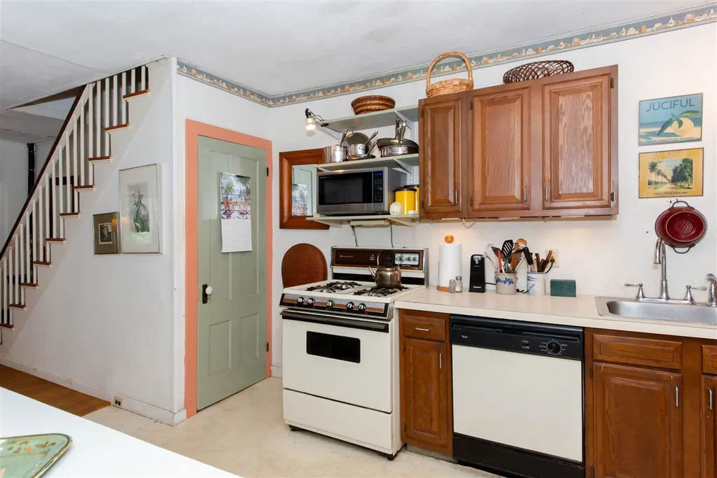 53 Tanner Street Portsmouth NH 03801