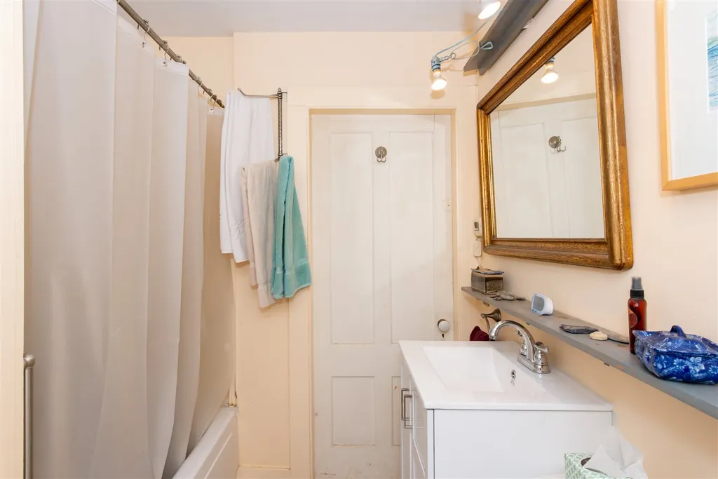 53 Tanner Street Portsmouth NH 03801