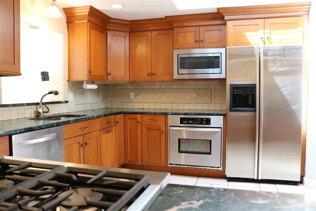 5 Godfrey Avenue Hampton NH 03842