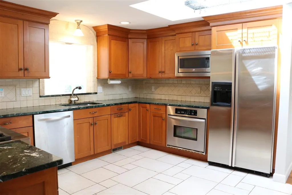 5 Godfrey Avenue Hampton NH 03842