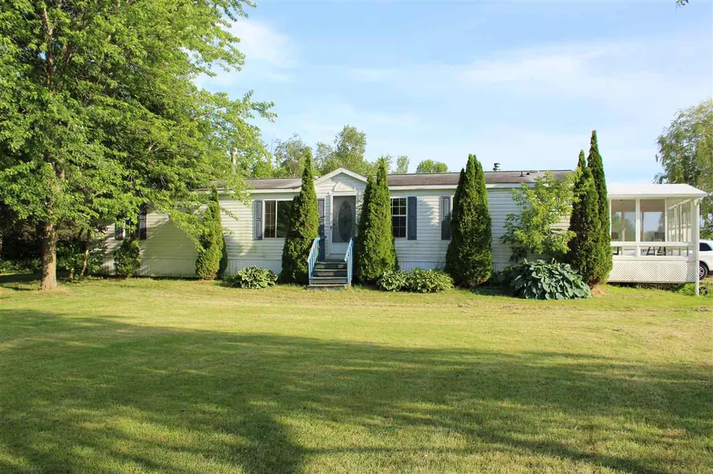31 Moccasin Avenue Grand Isle VT 05458