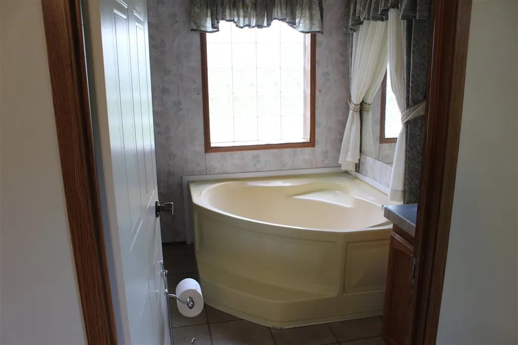 31 Moccasin Avenue Grand Isle VT 05458