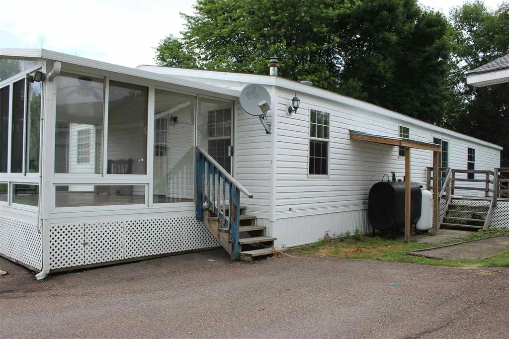 31 Moccasin Avenue Grand Isle VT 05458