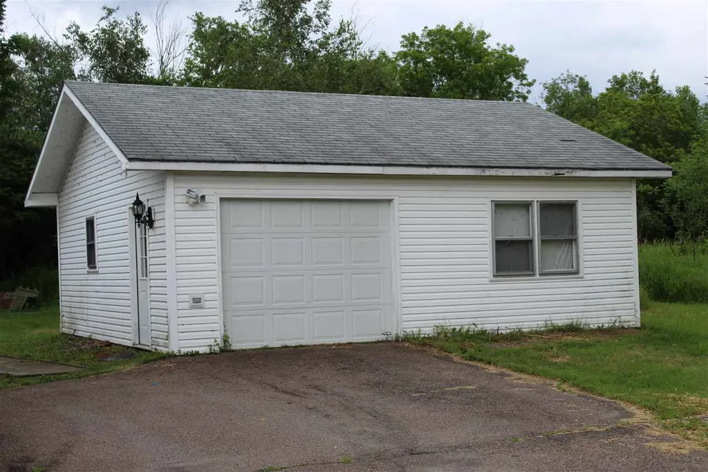 31 Moccasin Avenue Grand Isle VT 05458