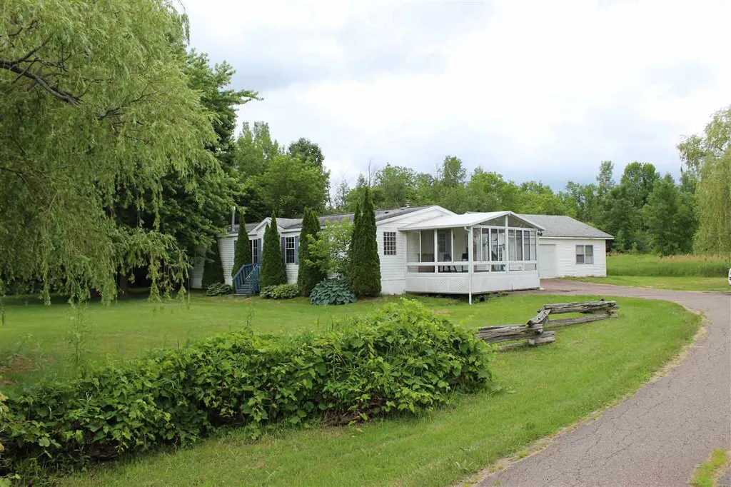 31 Moccasin Avenue Grand Isle VT 05458
