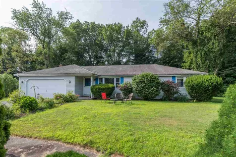17 Melrose Street Nashua NH 03060