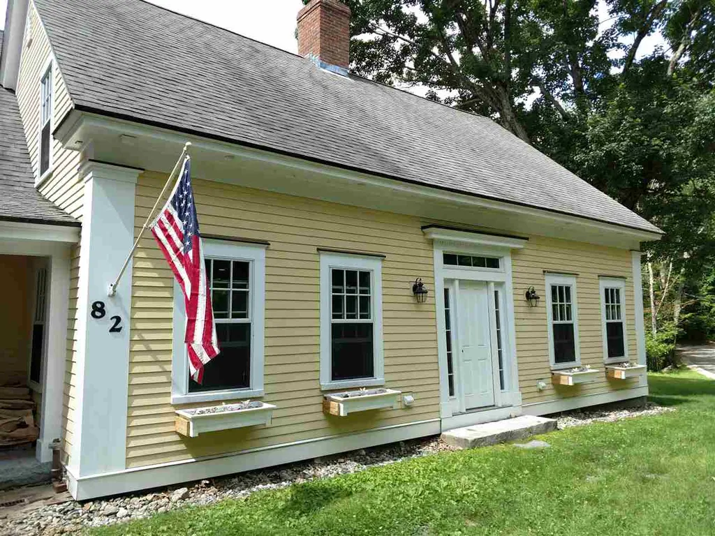 82 Keewaydin Road Wolfeboro NH 03894