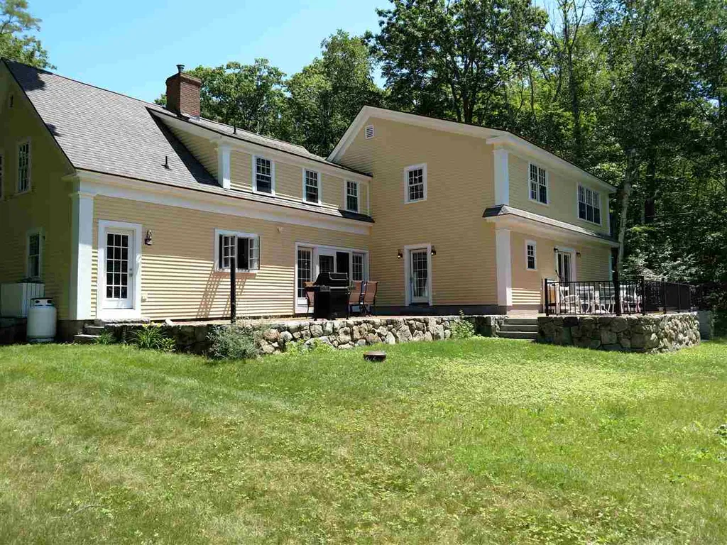 82 Keewaydin Road Wolfeboro NH 03894