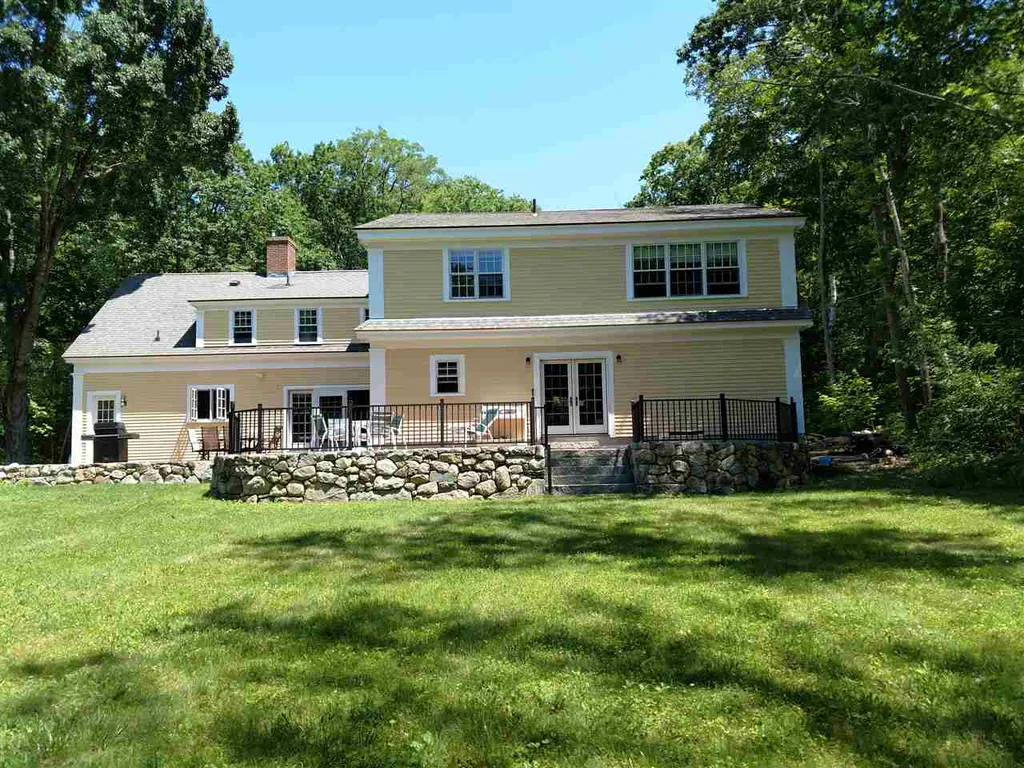 82 Keewaydin Road Wolfeboro NH 03894