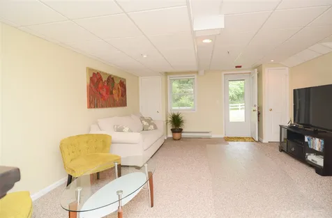 18b Chandler Court Hudson NH 03051