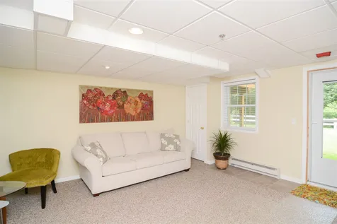 18b Chandler Court Hudson NH 03051