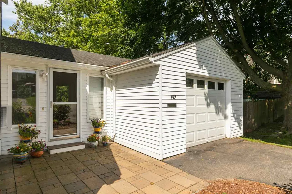 193 Meadow Road Portsmouth NH 03801